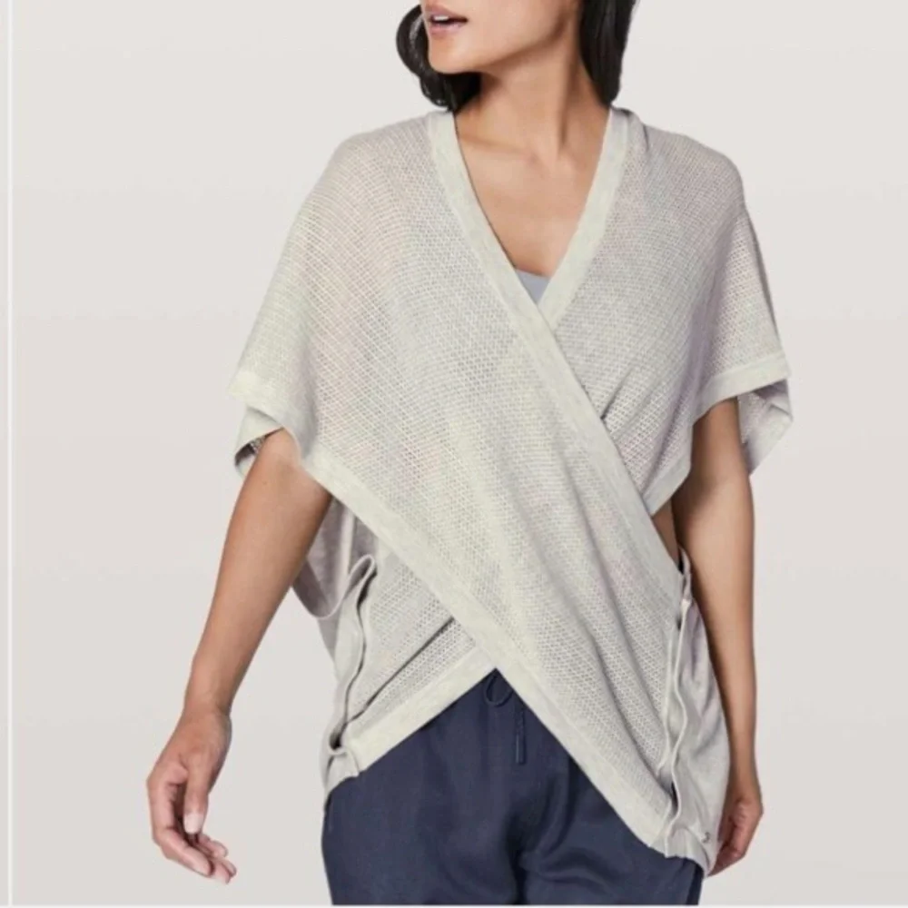 Lululemon Long Weekend Wrap Heathered Grey Tan & Cardigan